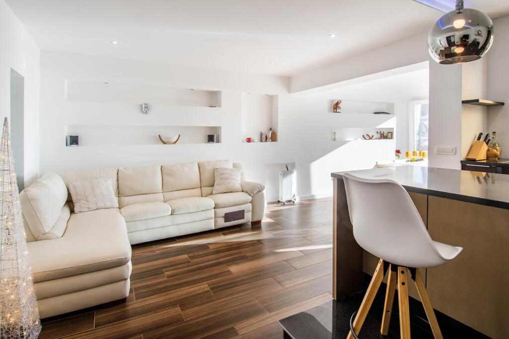 Luxury Apartment Martinis With Pool Spalato Esterno foto